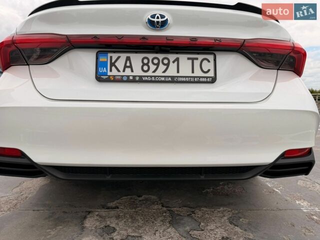 Білий Тойота Авалон, об'ємом двигуна 2.49 л та пробігом 126 тис. км за 32800 $, фото 1 на Automoto.ua