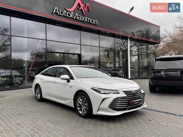 Белый Тойота Авалон, объемом двигателя 2.49 л и пробегом 43 тыс. км за 31900 $, фото 1 на Automoto.ua