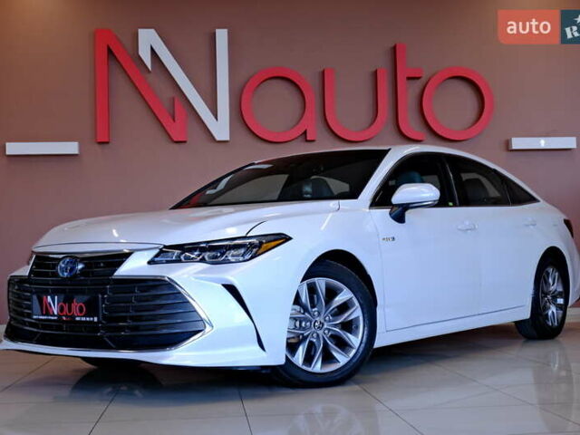 Белый Тойота Авалон, объемом двигателя 2.5 л и пробегом 43 тыс. км за 33900 $, фото 1 на Automoto.ua