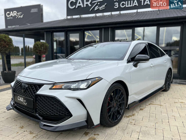 Белый Тойота Авалон, объемом двигателя 3.5 л и пробегом 51 тыс. км за 36900 $, фото 1 на Automoto.ua