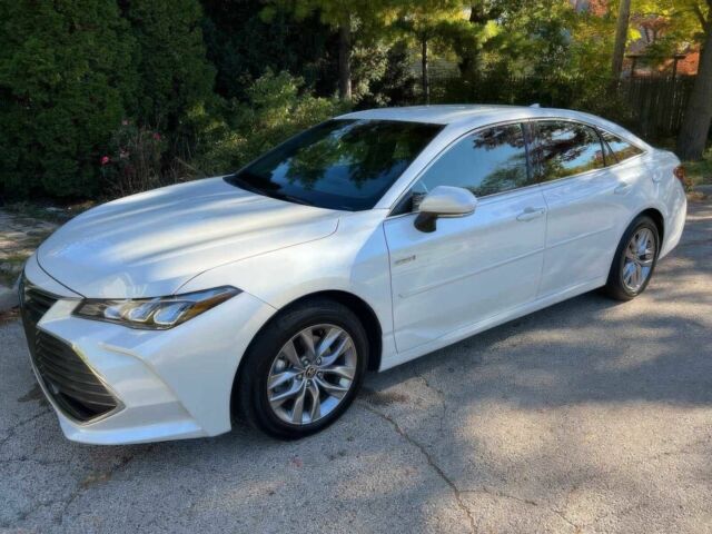 Белый Тойота Авалон, объемом двигателя 2.5 л и пробегом 14 тыс. км за 15000 $, фото 1 на Automoto.ua