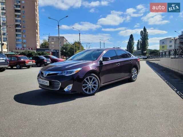 Красный Тойота Авалон, объемом двигателя 3.46 л и пробегом 80 тыс. км за 17500 $, фото 1 на Automoto.ua