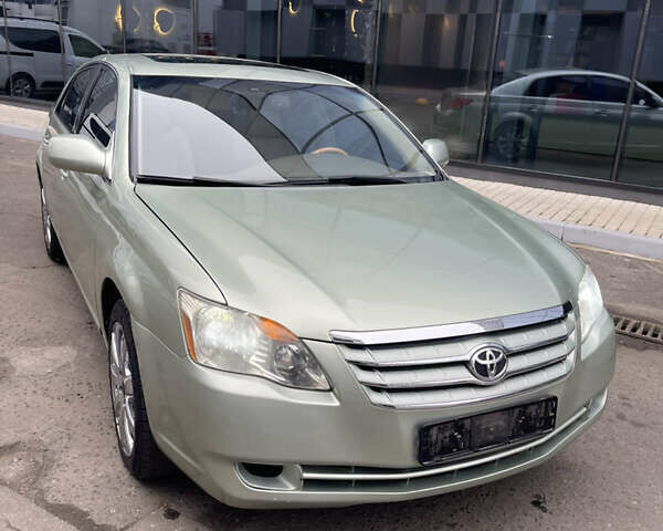 Серый Тойота Авалон, объемом двигателя 3.5 л и пробегом 300 тыс. км за 5500 $, фото 1 на Automoto.ua