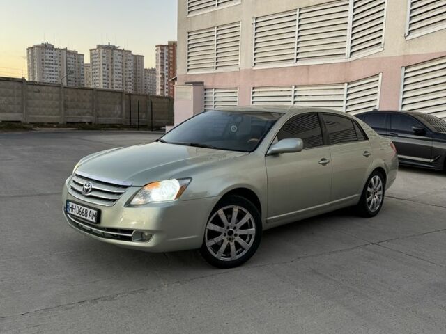 Серый Тойота Авалон, объемом двигателя 3.5 л и пробегом 300 тыс. км за 5400 $, фото 1 на Automoto.ua