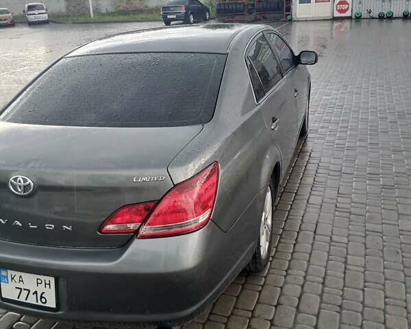 Серый Тойота Авалон, объемом двигателя 3.5 л и пробегом 335 тыс. км за 7600 $, фото 1 на Automoto.ua