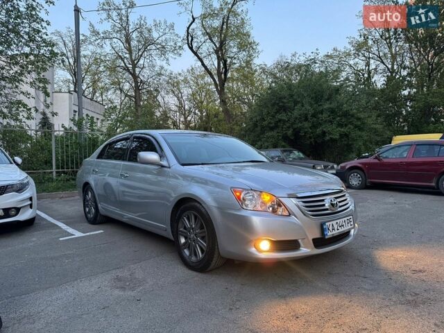 Серый Тойота Авалон, объемом двигателя 3.5 л и пробегом 145 тыс. км за 12300 $, фото 1 на Automoto.ua