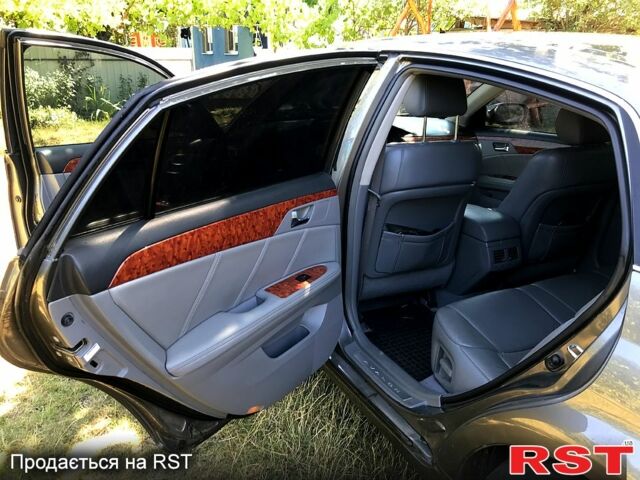Серый Тойота Авалон, объемом двигателя 3.5 л и пробегом 220 тыс. км за 9000 $, фото 1 на Automoto.ua