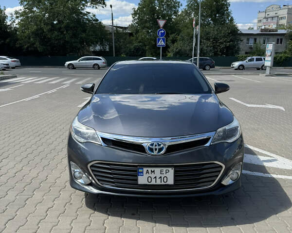 Серый Тойота Авалон, объемом двигателя 2.49 л и пробегом 200 тыс. км за 15200 $, фото 1 на Automoto.ua