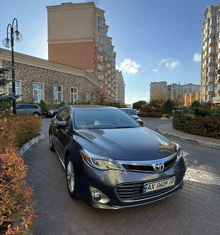 Серый Тойота Авалон, объемом двигателя 2.49 л и пробегом 279 тыс. км за 14500 $, фото 1 на Automoto.ua