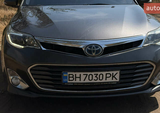 Серый Тойота Авалон, объемом двигателя 2.49 л и пробегом 290 тыс. км за 12800 $, фото 1 на Automoto.ua