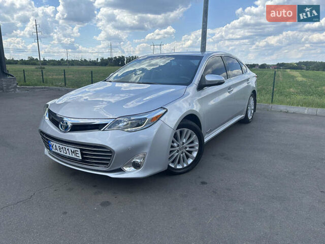 Серый Тойота Авалон, объемом двигателя 2.5 л и пробегом 186 тыс. км за 17200 $, фото 1 на Automoto.ua
