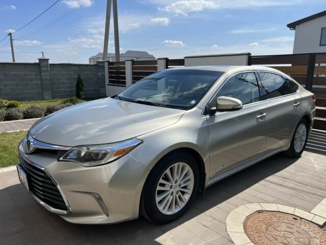 Серый Тойота Авалон, объемом двигателя 2.5 л и пробегом 206 тыс. км за 17000 $, фото 1 на Automoto.ua