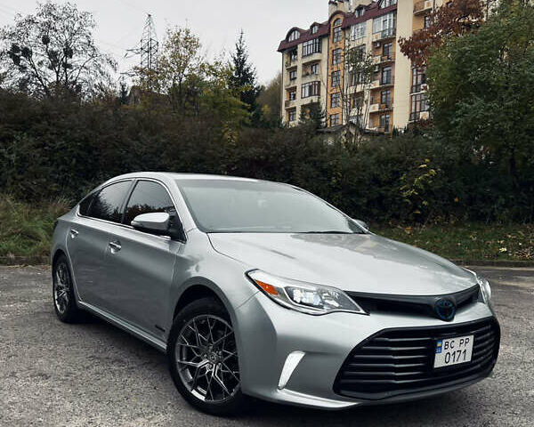 Серый Тойота Авалон, объемом двигателя 2.49 л и пробегом 169 тыс. км за 17500 $, фото 1 на Automoto.ua