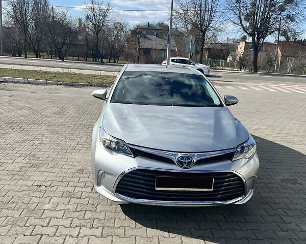 Серый Тойота Авалон, объемом двигателя 2.5 л и пробегом 81 тыс. км за 22599 $, фото 1 на Automoto.ua