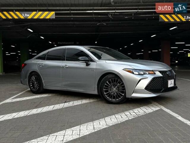 Серый Тойота Авалон, объемом двигателя 2.49 л и пробегом 192 тыс. км за 25990 $, фото 1 на Automoto.ua