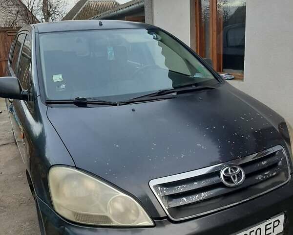 Черный Тойота Авенсис Версо, объемом двигателя 2 л и пробегом 420 тыс. км за 4500 $, фото 1 на Automoto.ua