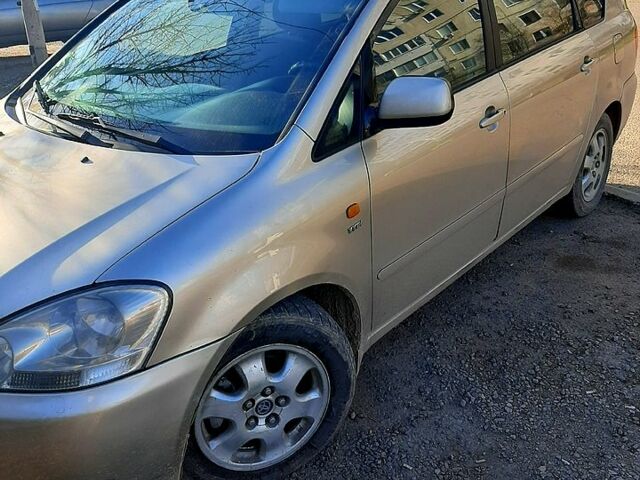 Тойота Авенсис Версо, объемом двигателя 2 л и пробегом 0 тыс. км за 5500 $, фото 1 на Automoto.ua