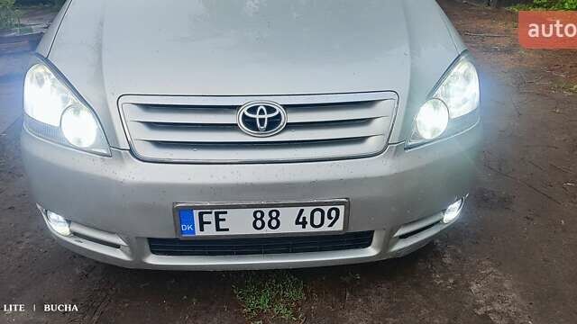 Тойота Авенсис Версо, объемом двигателя 0 л и пробегом 420 тыс. км за 3500 $, фото 1 на Automoto.ua