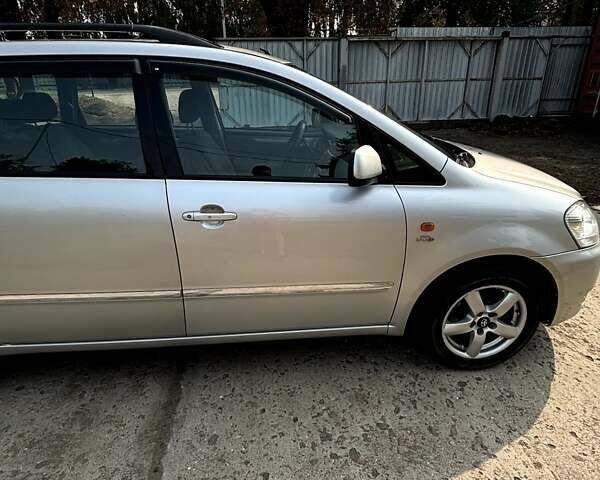Тойота Авенсис Версо, объемом двигателя 2 л и пробегом 190 тыс. км за 6700 $, фото 1 на Automoto.ua