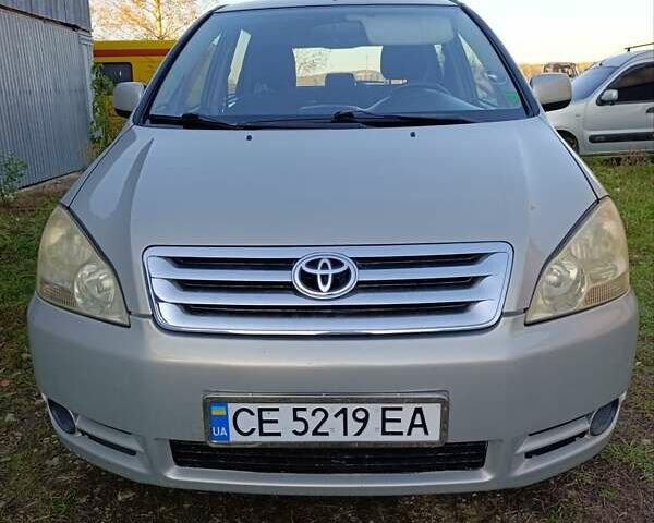 Серый Тойота Авенсис Версо, объемом двигателя 2 л и пробегом 370 тыс. км за 5500 $, фото 1 на Automoto.ua