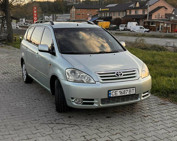 Зеленый Тойота Авенсис Версо, объемом двигателя 2 л и пробегом 330 тыс. км за 4950 $, фото 1 на Automoto.ua