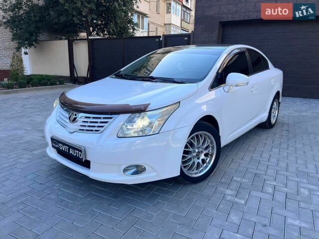Білий Тойота Авенсіс, об'ємом двигуна 1.8 л та пробігом 136 тис. км за 10999 $, фото 1 на Automoto.ua