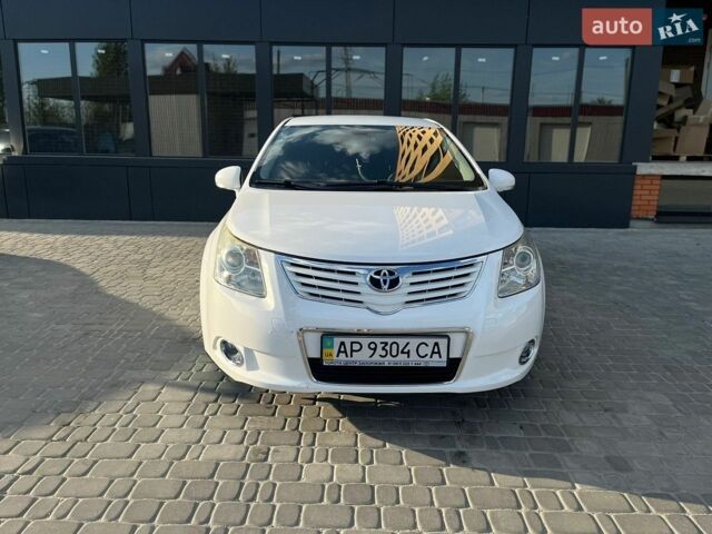 Белый Тойота Авенсис, объемом двигателя 1.8 л и пробегом 203 тыс. км за 8999 $, фото 1 на Automoto.ua