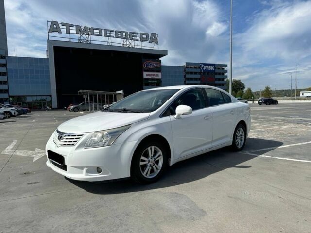 Белый Тойота Авенсис, объемом двигателя 1.8 л и пробегом 234 тыс. км за 7800 $, фото 1 на Automoto.ua