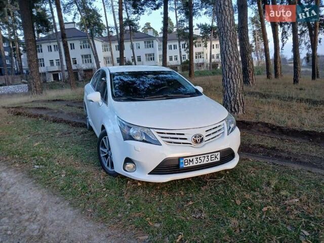 Белый Тойота Авенсис, объемом двигателя 2 л и пробегом 194 тыс. км за 9800 $, фото 1 на Automoto.ua