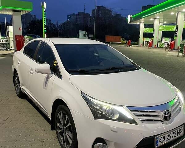 Білий Тойота Авенсіс, об'ємом двигуна 2 л та пробігом 227 тис. км за 10800 $, фото 1 на Automoto.ua