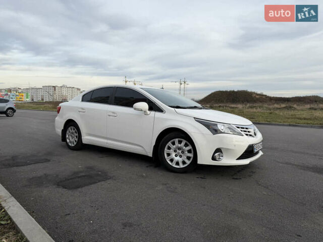 Белый Тойота Авенсис, объемом двигателя 1.8 л и пробегом 40 тыс. км за 12800 $, фото 1 на Automoto.ua