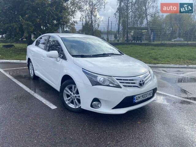 Белый Тойота Авенсис, объемом двигателя 1.8 л и пробегом 180 тыс. км за 11700 $, фото 1 на Automoto.ua