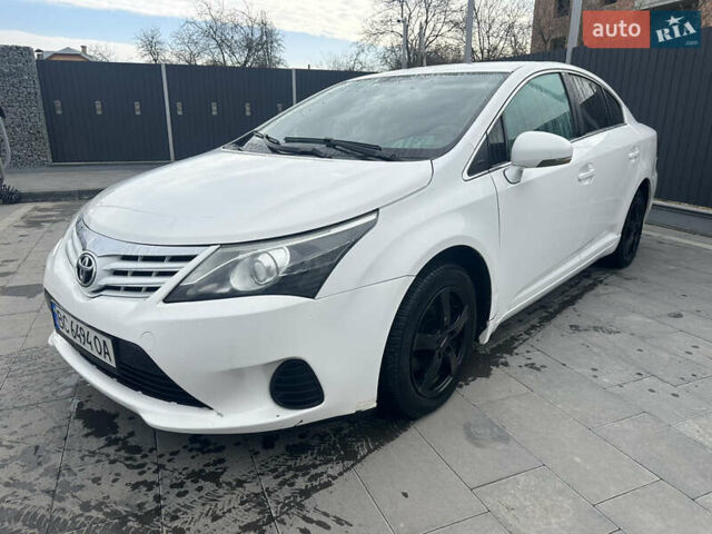 Белый Тойота Авенсис, объемом двигателя 2 л и пробегом 230 тыс. км за 8500 $, фото 1 на Automoto.ua