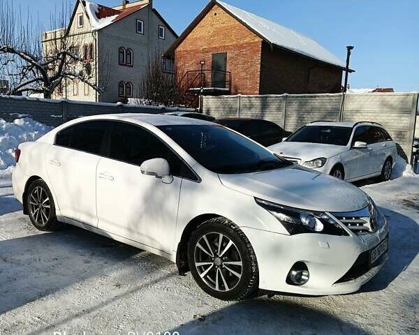 Білий Тойота Авенсіс, об'ємом двигуна 2 л та пробігом 179 тис. км за 10500 $, фото 1 на Automoto.ua