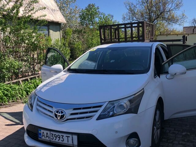 Белый Тойота Авенсис, объемом двигателя 1.8 л и пробегом 213 тыс. км за 11300 $, фото 1 на Automoto.ua