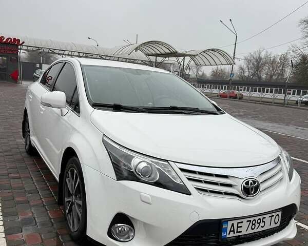 Белый Тойота Авенсис, объемом двигателя 1.99 л и пробегом 156 тыс. км за 11500 $, фото 1 на Automoto.ua