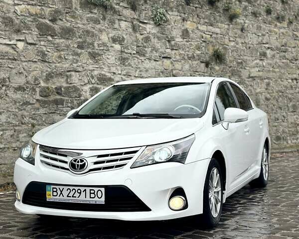 Белый Тойота Авенсис, объемом двигателя 1.8 л и пробегом 216 тыс. км за 10500 $, фото 1 на Automoto.ua