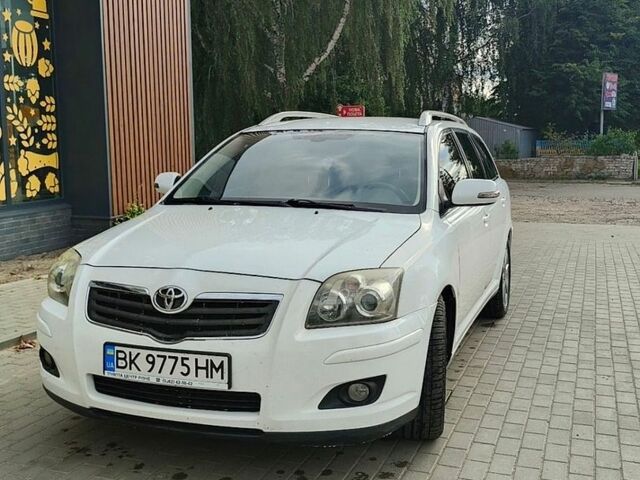 Білий Тойота Авенсіс, об'ємом двигуна 2 л та пробігом 279 тис. км за 5700 $, фото 1 на Automoto.ua