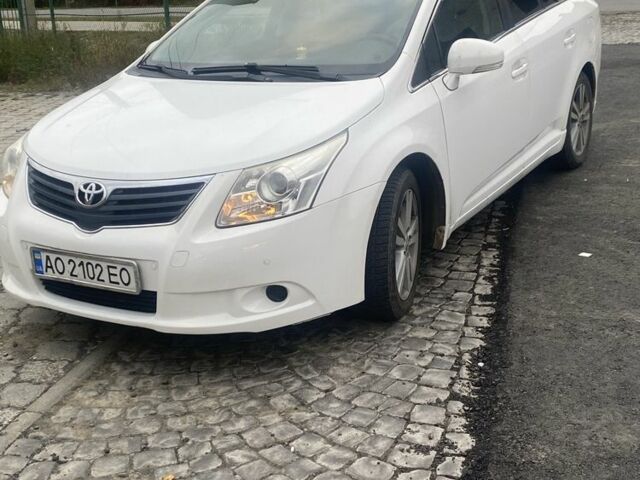 Білий Тойота Авенсіс, об'ємом двигуна 2.2 л та пробігом 241 тис. км за 7200 $, фото 1 на Automoto.ua