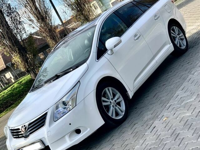 Белый Тойота Авенсис, объемом двигателя 2.2 л и пробегом 188 тыс. км за 7100 $, фото 1 на Automoto.ua