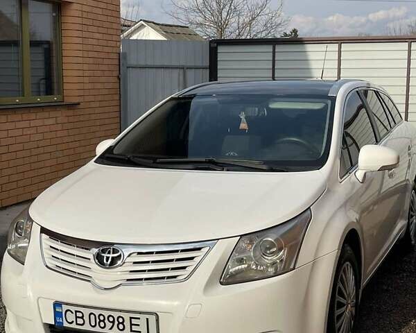 Білий Тойота Авенсіс, об'ємом двигуна 1.99 л та пробігом 260 тис. км за 9000 $, фото 1 на Automoto.ua