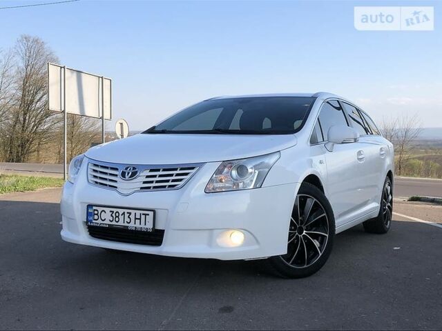 Белый Тойота Авенсис, объемом двигателя 2.2 л и пробегом 193 тыс. км за 9999 $, фото 1 на Automoto.ua