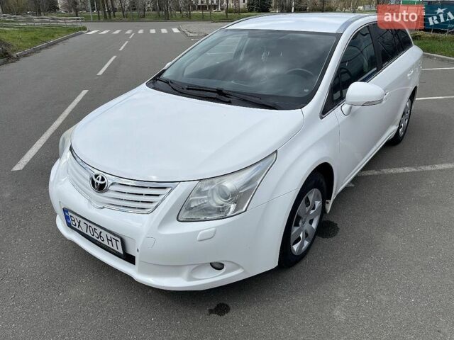 Білий Тойота Авенсіс, об'ємом двигуна 2 л та пробігом 270 тис. км за 7300 $, фото 1 на Automoto.ua