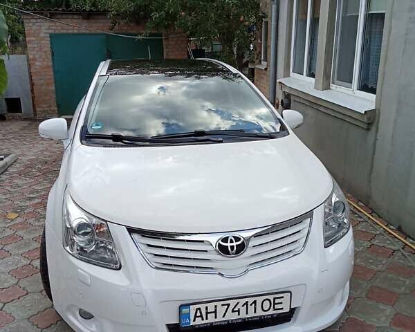 Белый Тойота Авенсис, объемом двигателя 2.23 л и пробегом 177 тыс. км за 8800 $, фото 1 на Automoto.ua