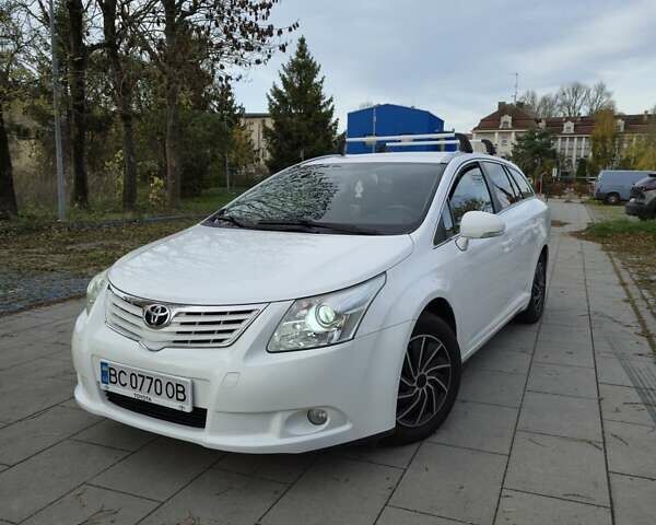 Белый Тойота Авенсис, объемом двигателя 1.99 л и пробегом 277 тыс. км за 9900 $, фото 1 на Automoto.ua