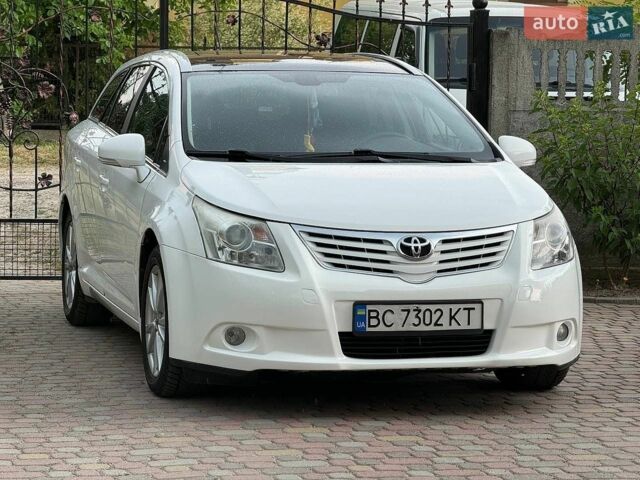 Белый Тойота Авенсис, объемом двигателя 2 л и пробегом 295 тыс. км за 7100 $, фото 1 на Automoto.ua