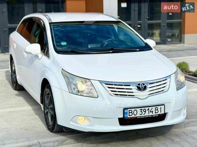 Білий Тойота Авенсіс, об'ємом двигуна 2 л та пробігом 208 тис. км за 7900 $, фото 1 на Automoto.ua