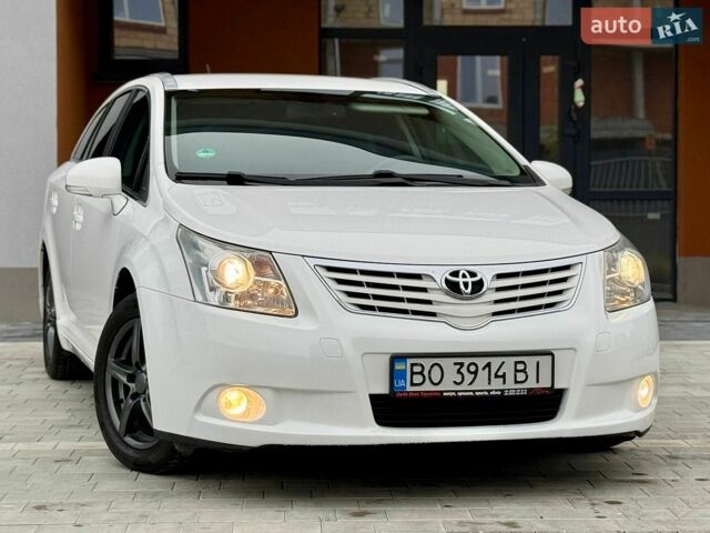 Білий Тойота Авенсіс, об'ємом двигуна 2 л та пробігом 208 тис. км за 8500 $, фото 1 на Automoto.ua
