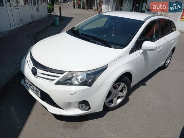 Білий Тойота Авенсіс, об'ємом двигуна 2 л та пробігом 125 тис. км за 10977 $, фото 1 на Automoto.ua