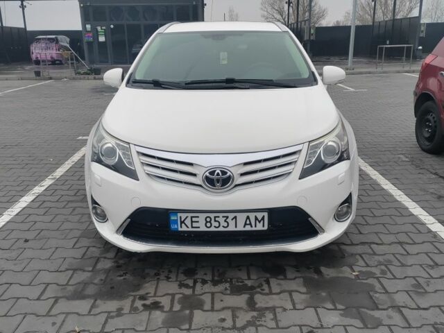 Білий Тойота Авенсіс, об'ємом двигуна 0 л та пробігом 200 тис. км за 9500 $, фото 1 на Automoto.ua